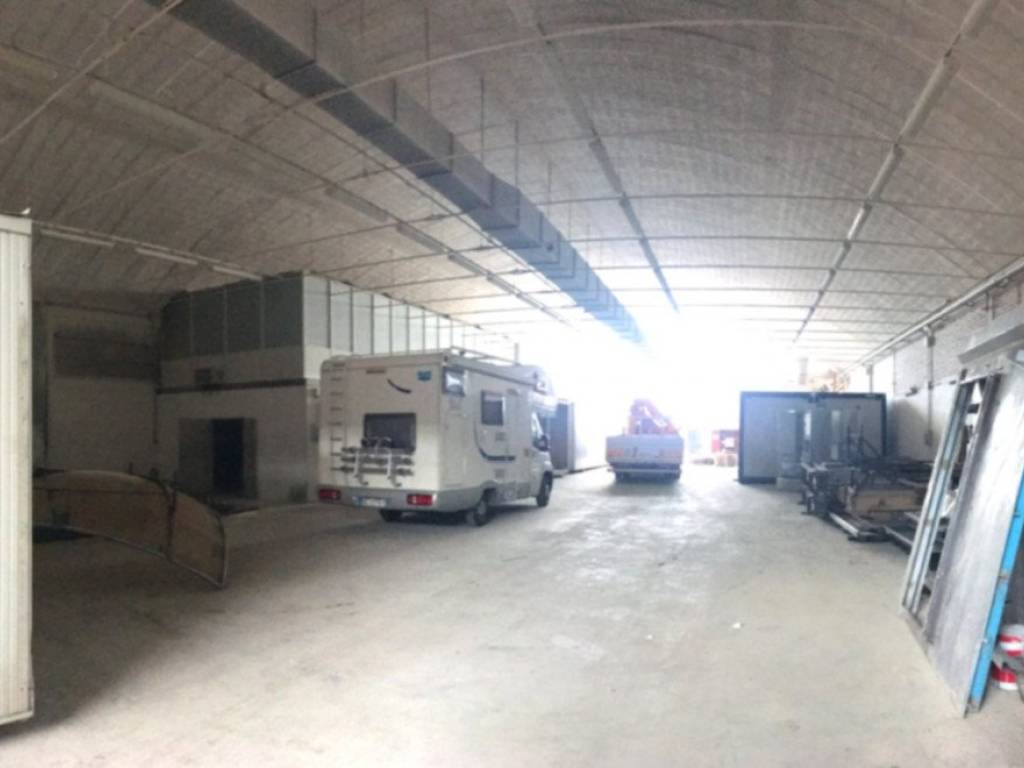 locale commerciale in affitto a Cesena in zona Pievesestina