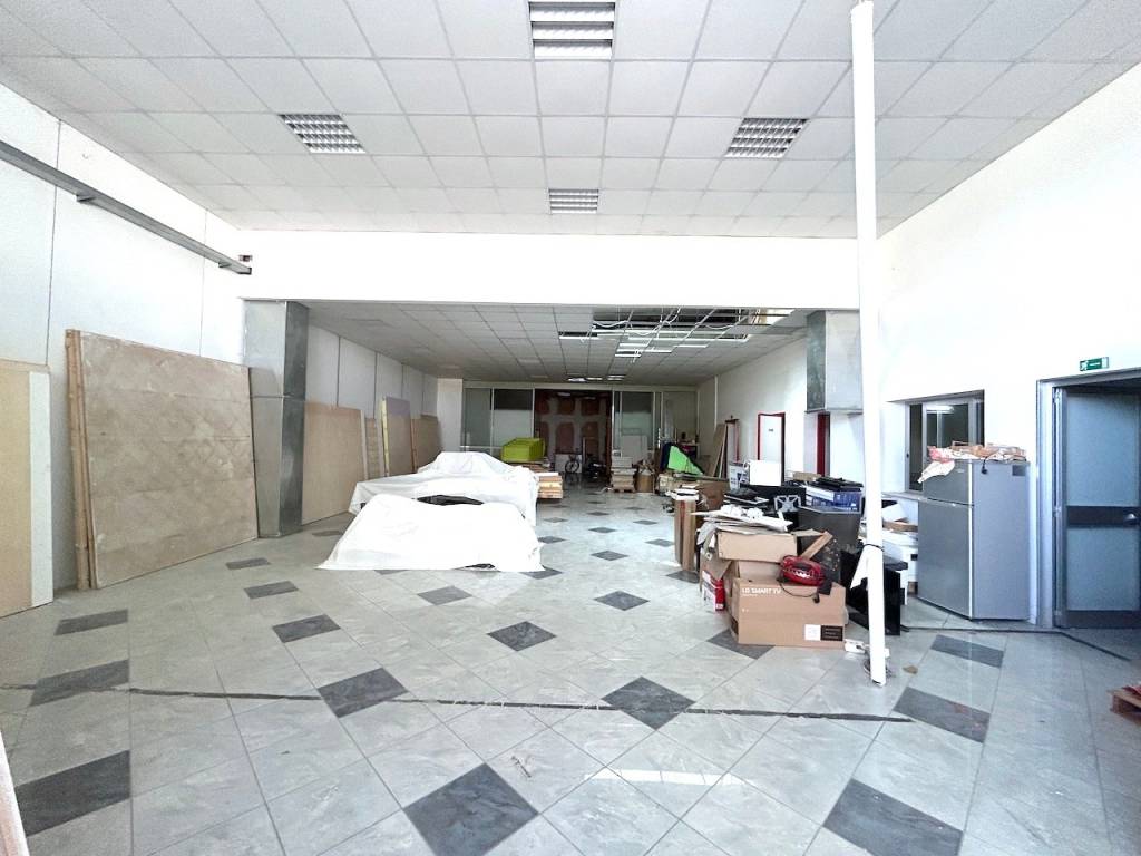 negozio in affitto a Cesena in zona Torre del Moro