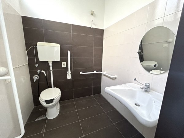 negozio in affitto a Cesena in zona Centro Storico