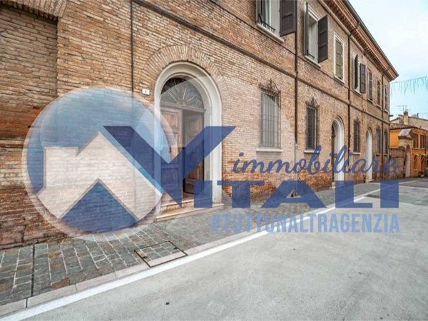negozio in affitto a Cesena in zona Centro Storico