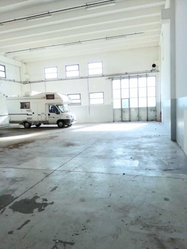 negozio in affitto a Cesena in zona Torre del Moro