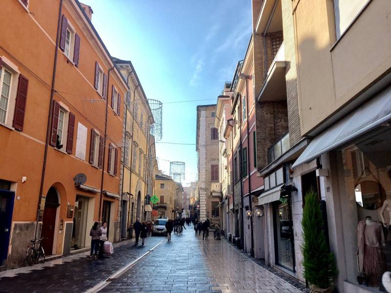 negozio in affitto a Cesena in zona Centro Storico