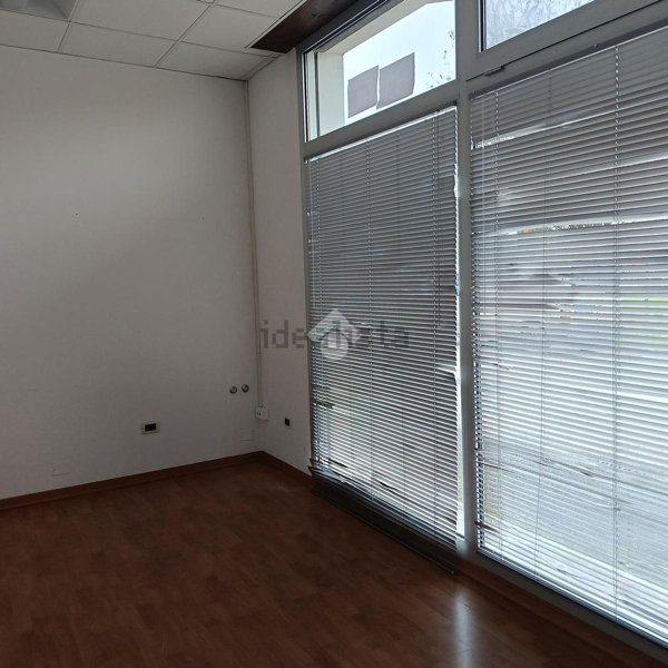 negozio in affitto a Cesena