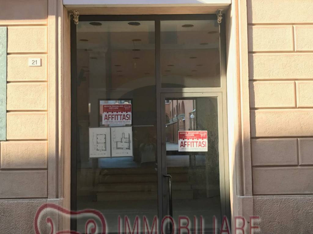 negozio in affitto a Cesena in zona Centro Storico