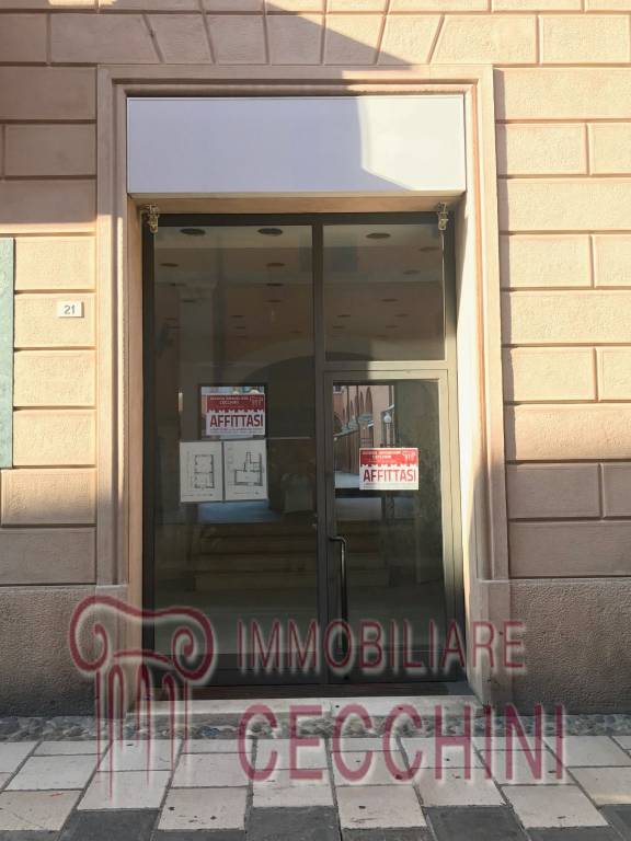 negozio in affitto a Cesena in zona Centro Storico