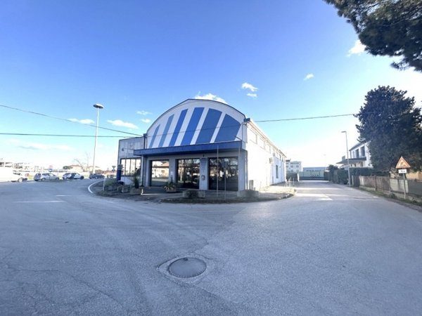 locale commerciale in affitto a Cesena in zona Sant'Egidio