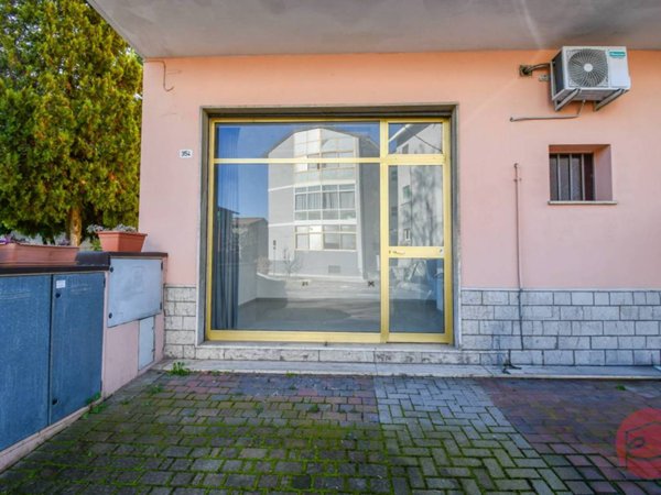 negozio in affitto a Cesena