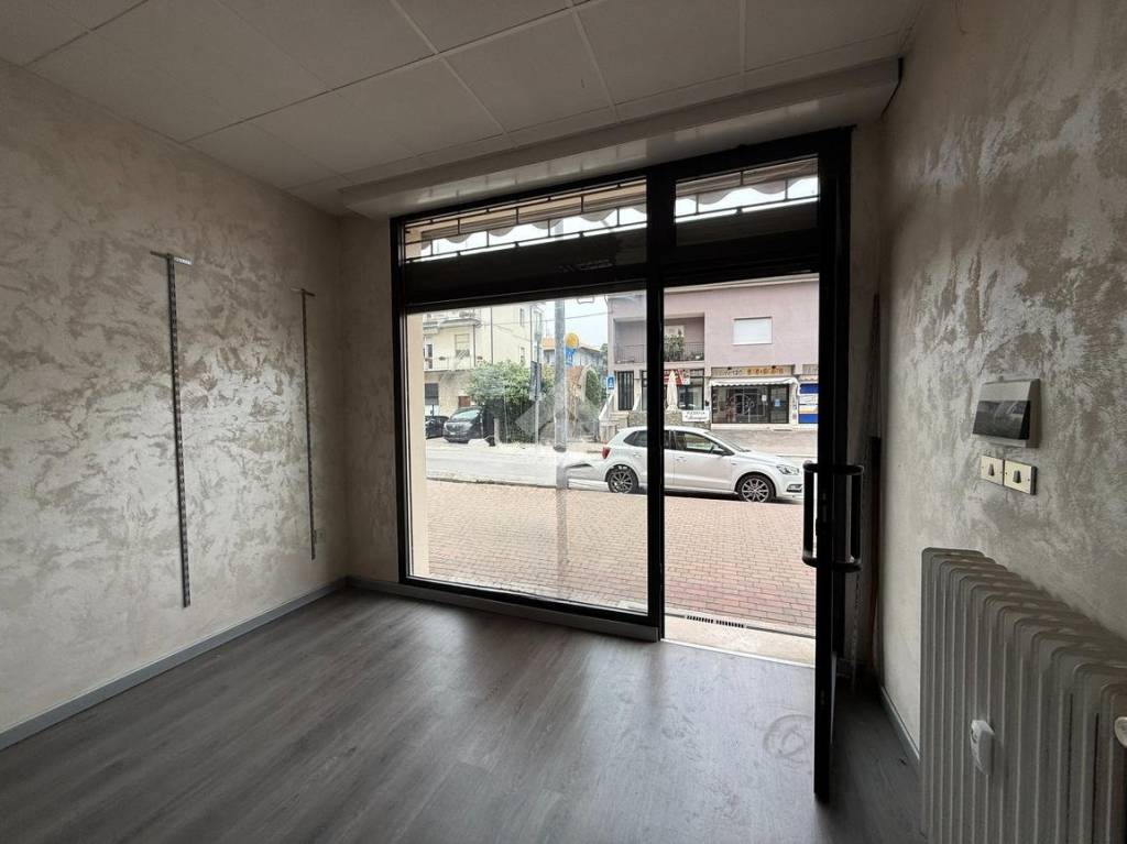 negozio in affitto a Cesena in zona San Rocco