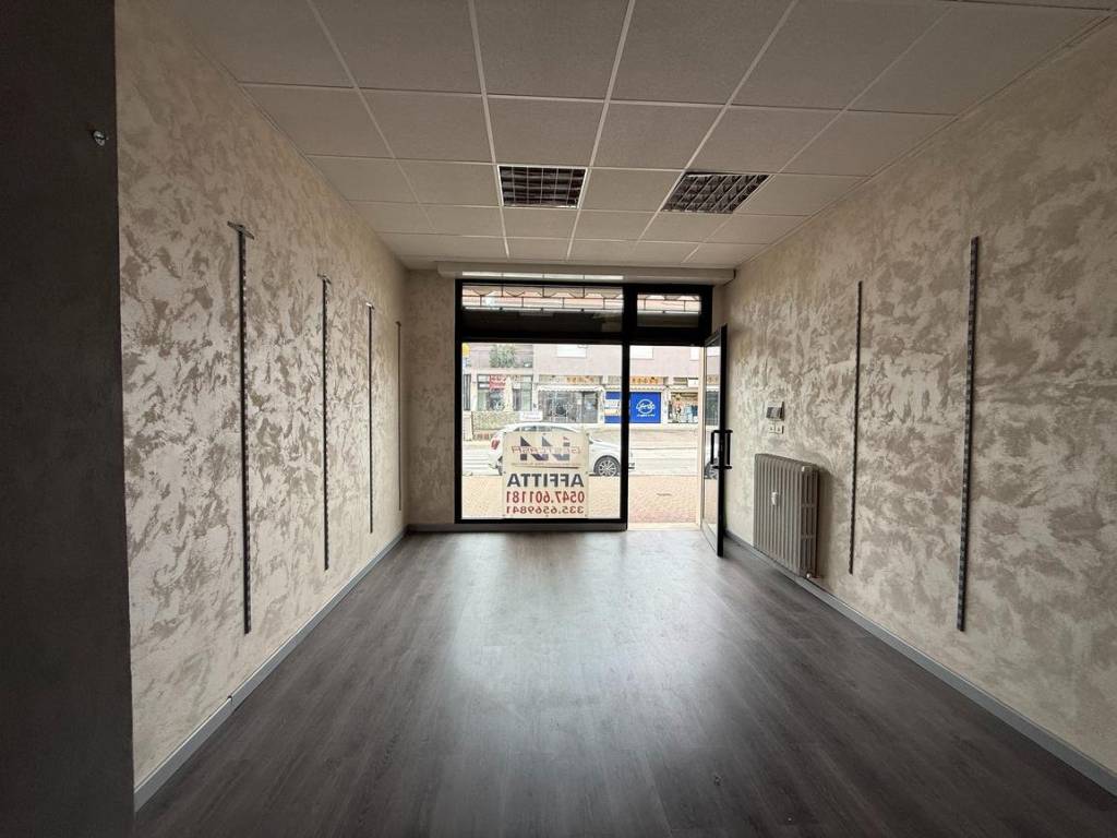 negozio in affitto a Cesena in zona San Rocco