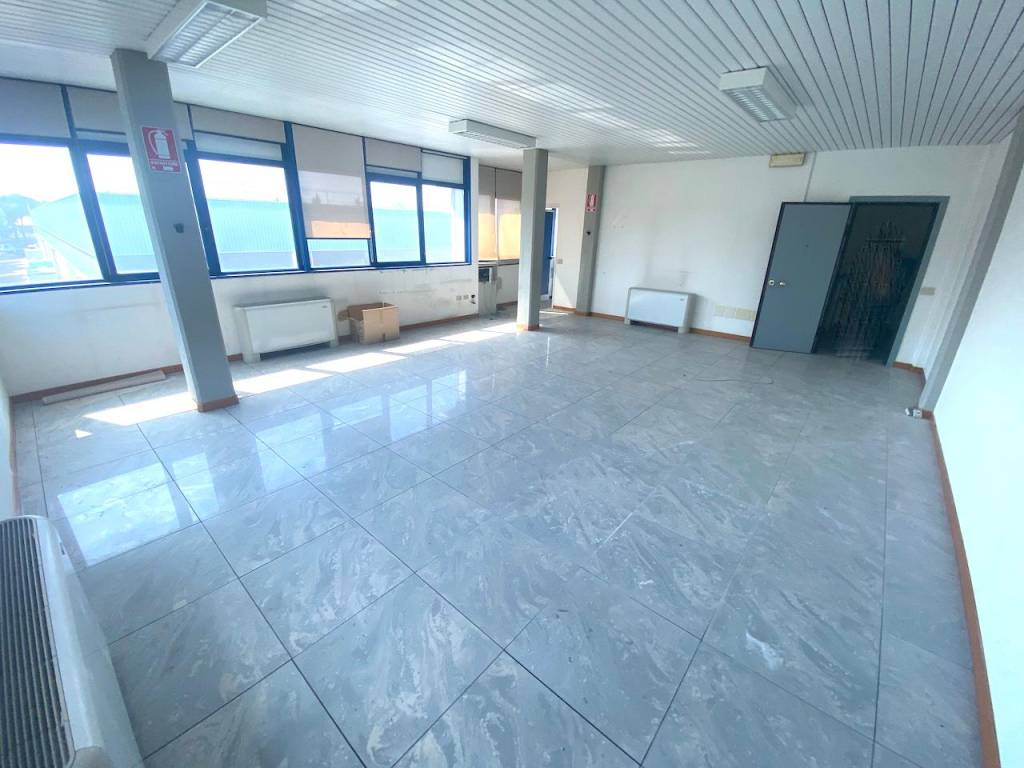 ufficio in affitto a Cesena in zona Pievesestina