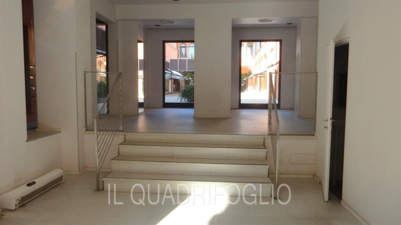 negozio in affitto a Cesena in zona Centro Storico