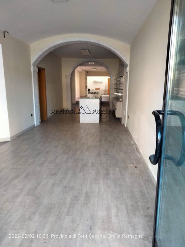 negozio in affitto a Cesena