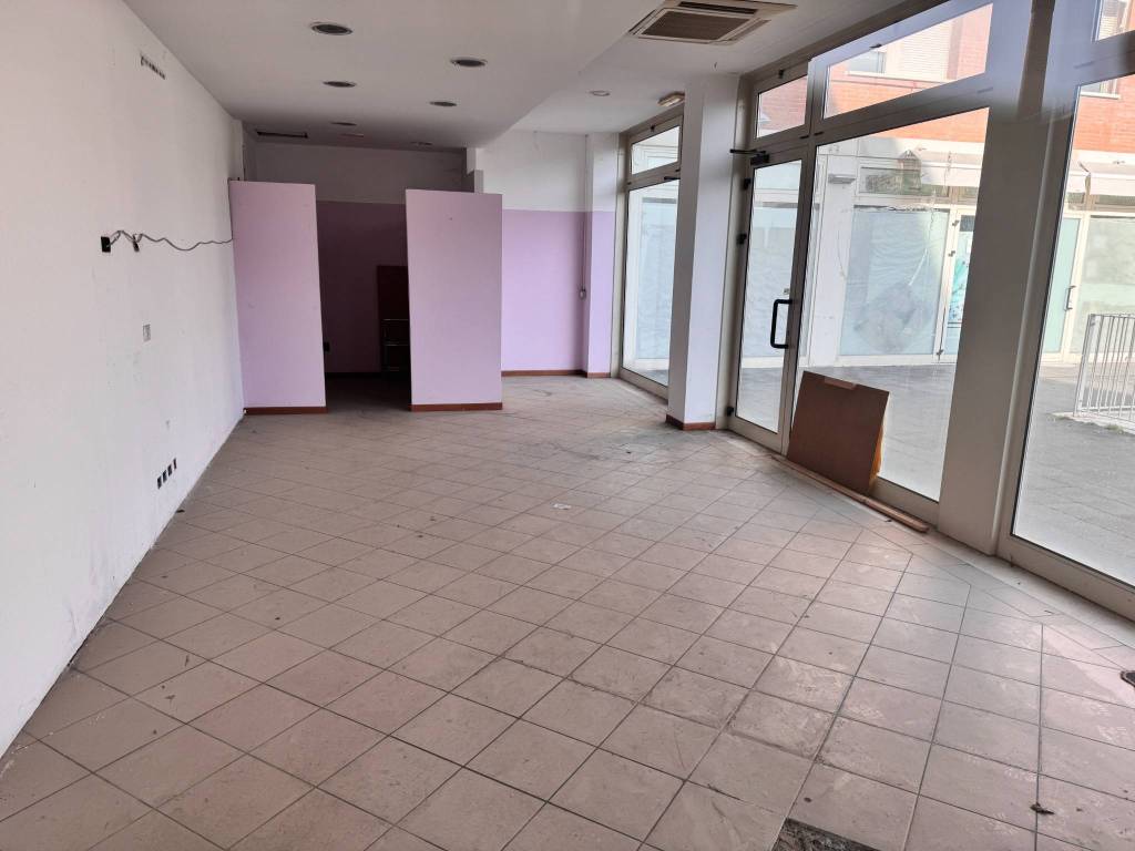 negozio in affitto a Cesena in zona Centro Storico