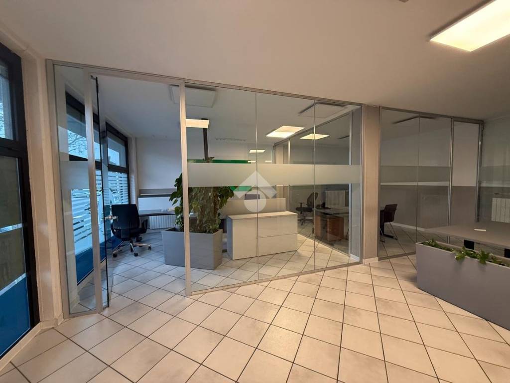 locale commerciale in affitto a Cesena in zona Torre del Moro