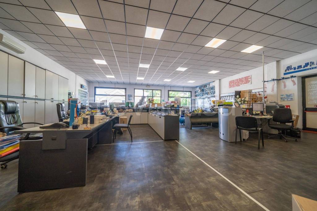 locale commerciale in affitto a Cesena in zona Centro Storico