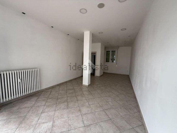 negozio in affitto a Cesena