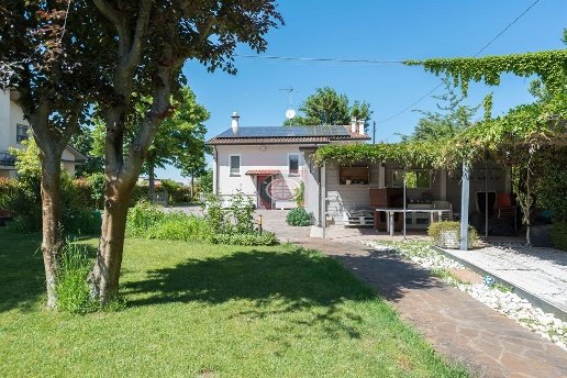 casa indipendente in affitto a Cesena in zona Villa Chiaviche