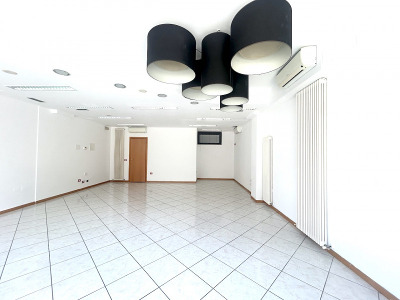 negozio in affitto a Cesena in zona Sant'Egidio