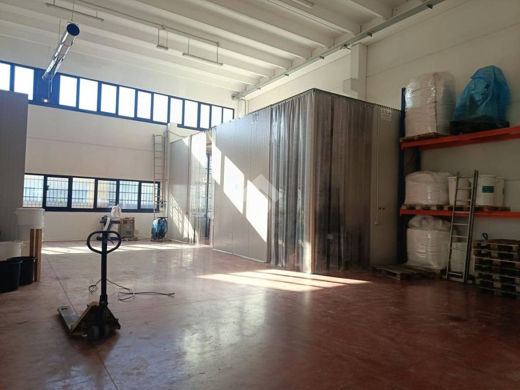 capannone in affitto a Cesena in zona Vigne