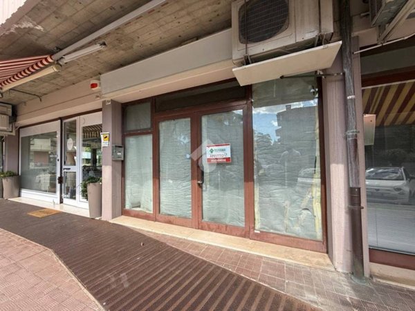negozio in affitto a Cesena in zona San Rocco