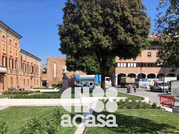 box auto in affitto a Cesena in zona Centro Storico