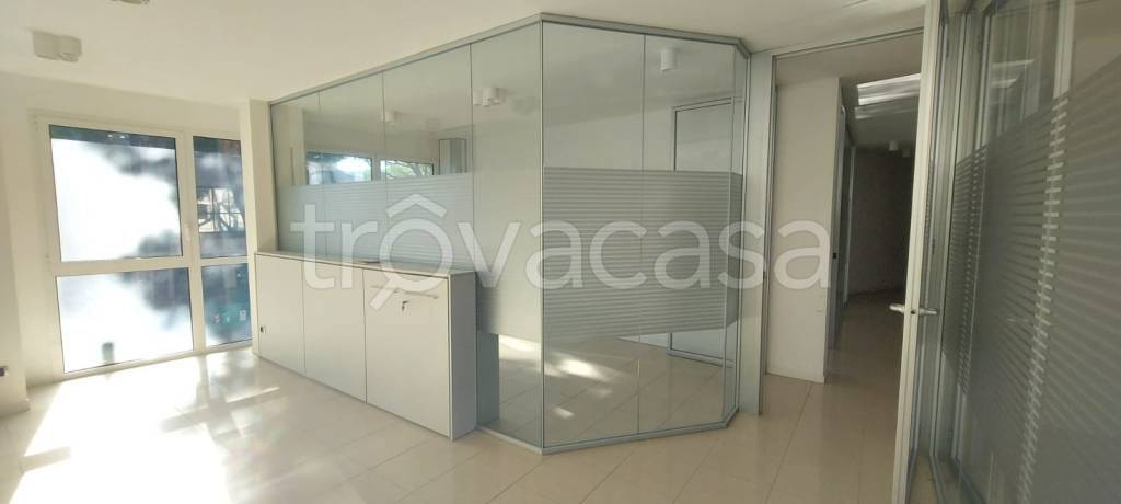 negozio in affitto a Cesenatico