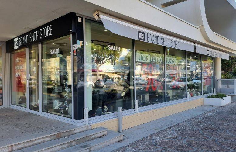 negozio in affitto a Cesenatico