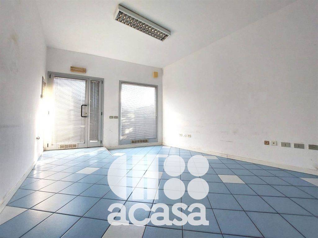 negozio in affitto a Cesenatico