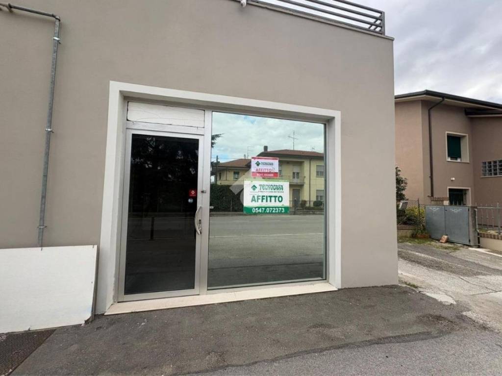 locale commerciale in affitto a Cesenatico