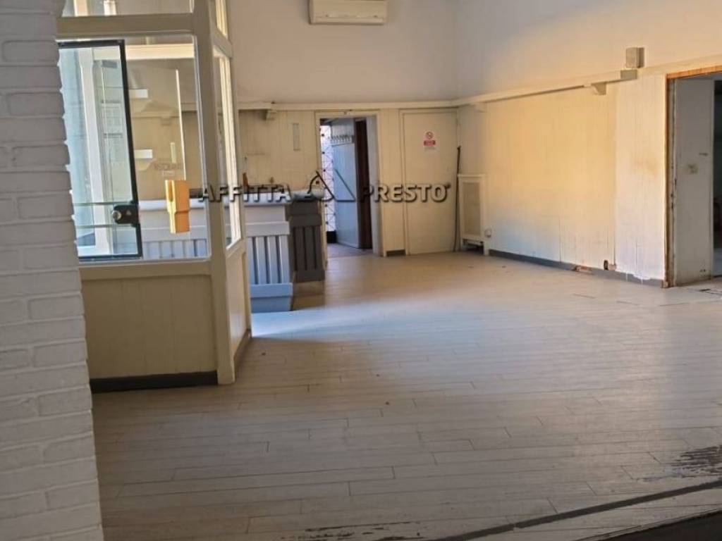 negozio in affitto a Forlì in zona Centro Storico