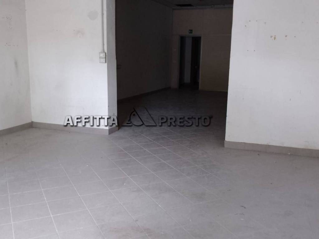 negozio in affitto a Forlì in zona San Benedetto