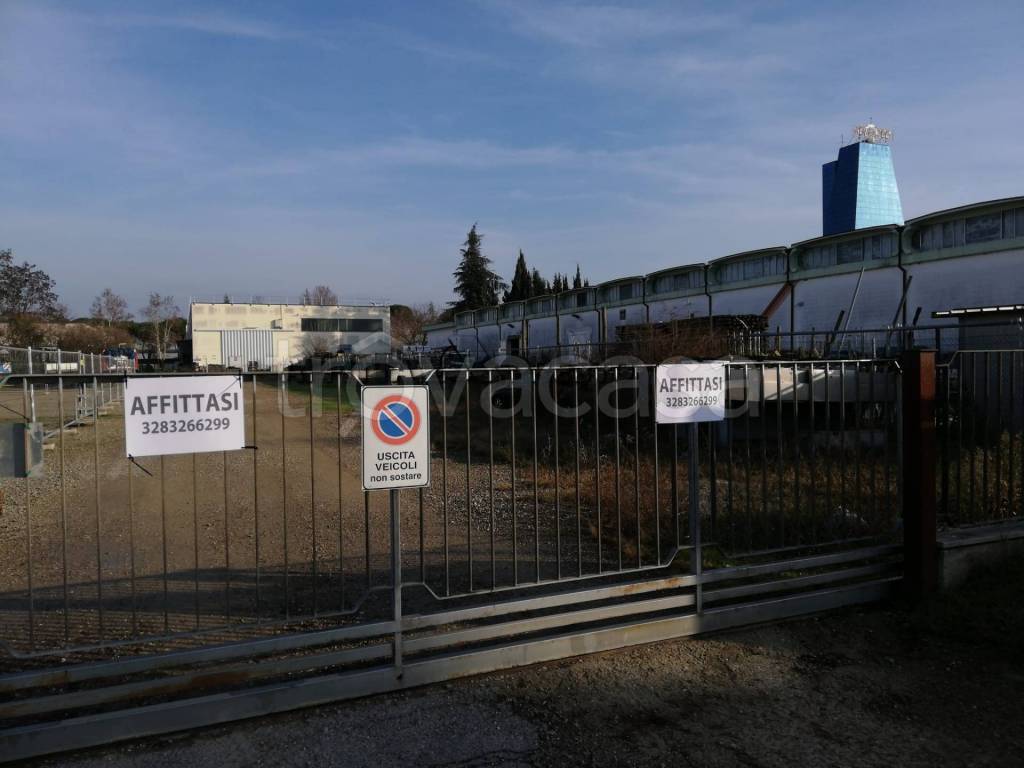 negozio in affitto a Forlì