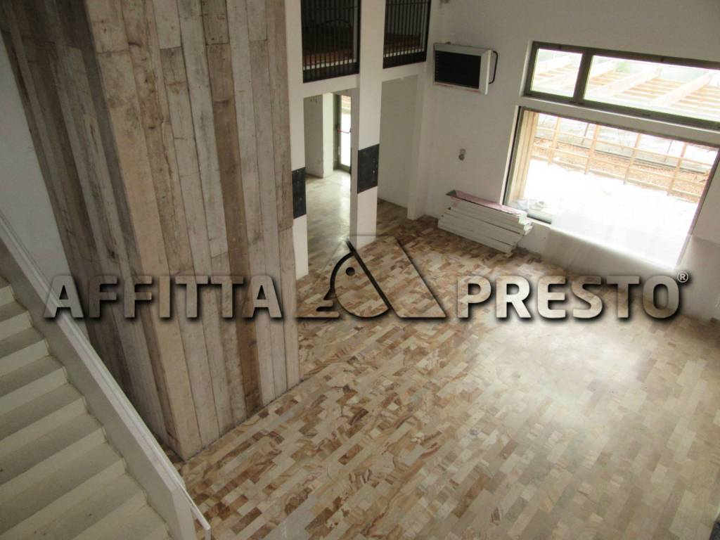 negozio in affitto a Forlì in zona Cava