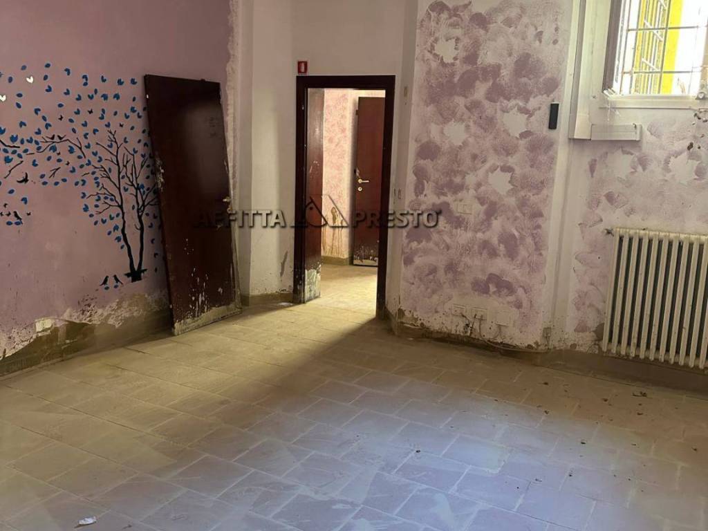 negozio in affitto a Forlì in zona Centro Storico