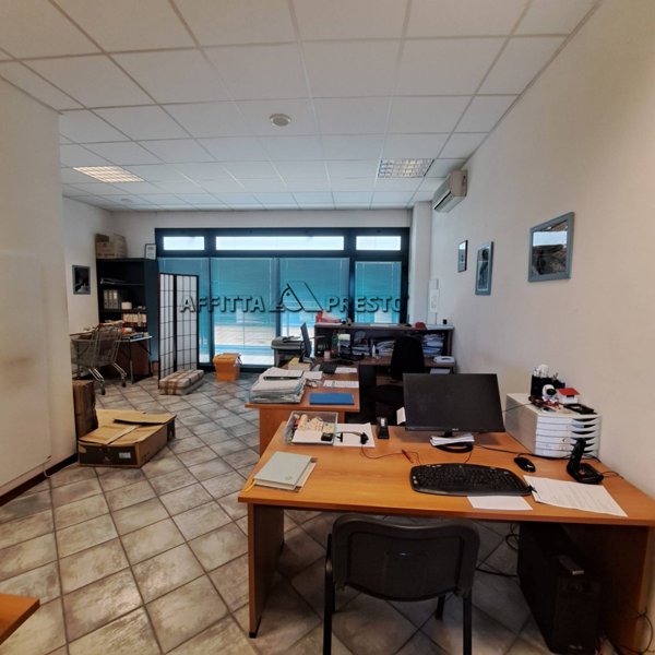 ufficio in affitto a Forlì in zona Ronco