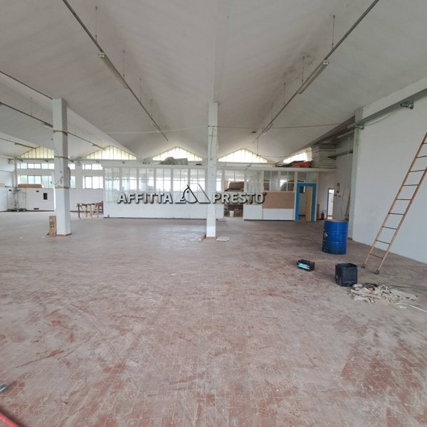 ufficio in affitto a Forlì in zona Villanova