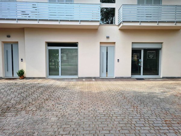 negozio in affitto a Forlì in zona Cava