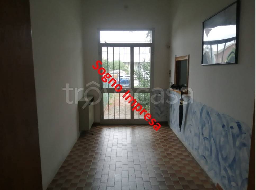locale commerciale in affitto a Forlì in zona Coriano