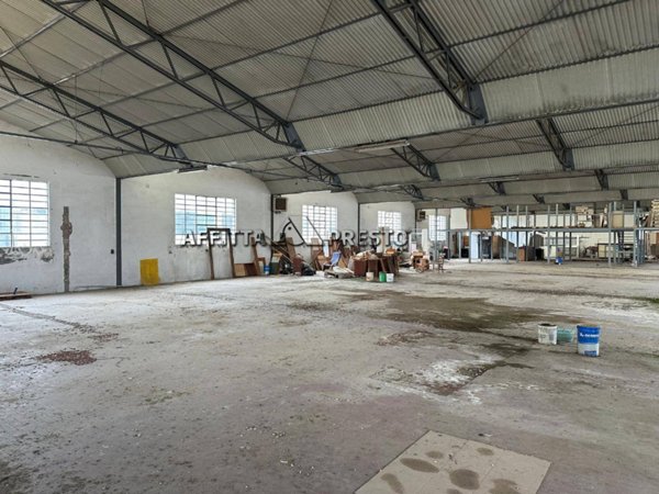 negozio in affitto a Forlì in zona Cava