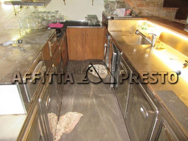 negozio in affitto a Forlì in zona Centro Storico