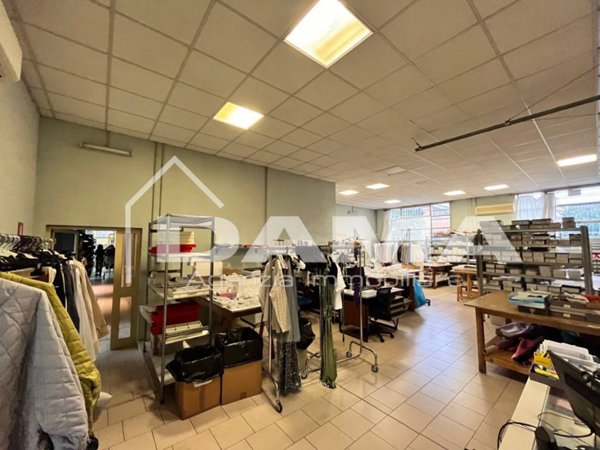 negozio in affitto a Forlì in zona Coriano
