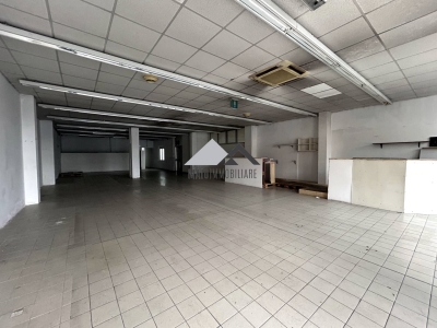 negozio in affitto a Forlì