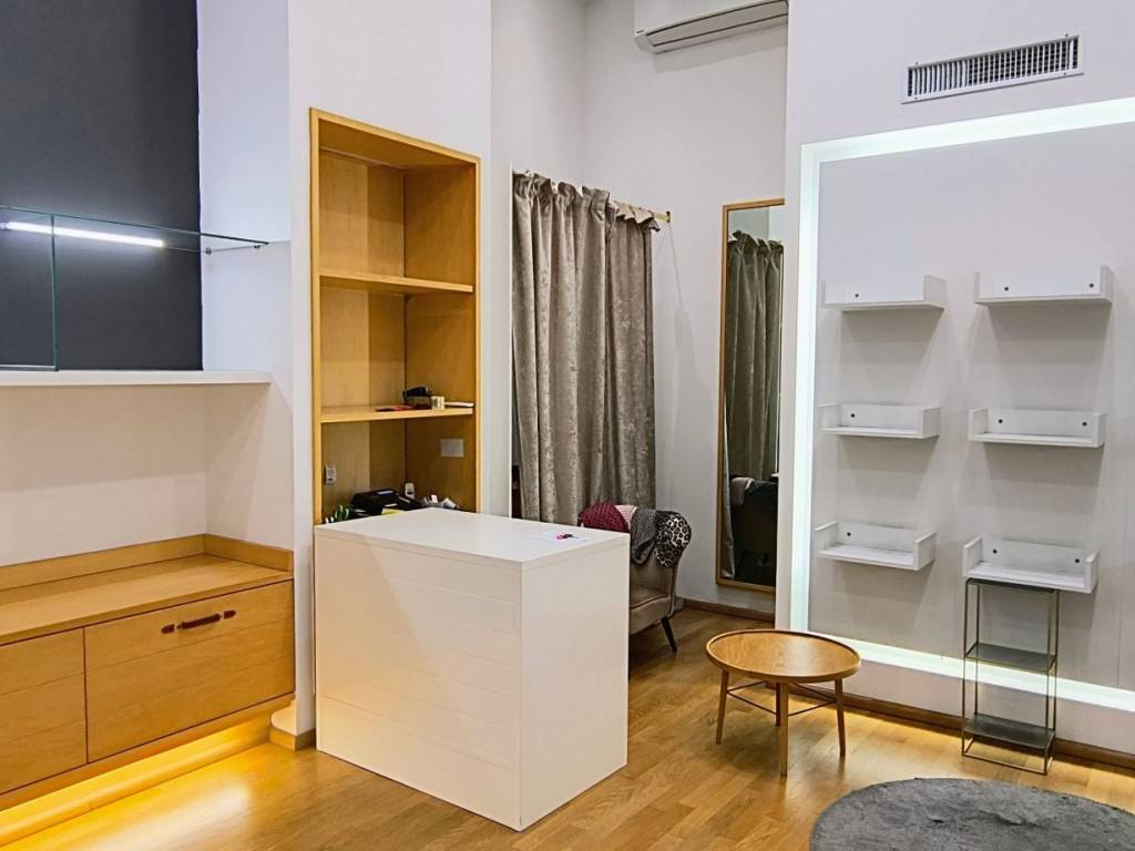 negozio in affitto a Forlì