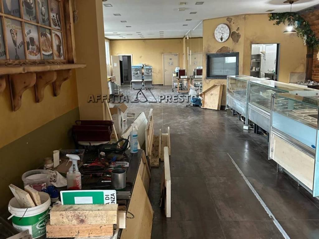 negozio in affitto a Forlì