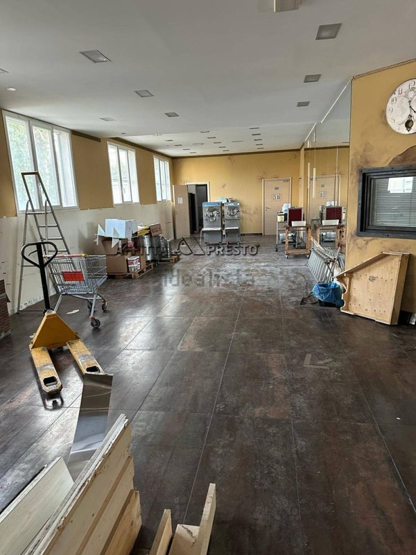 negozio in affitto a Forlì