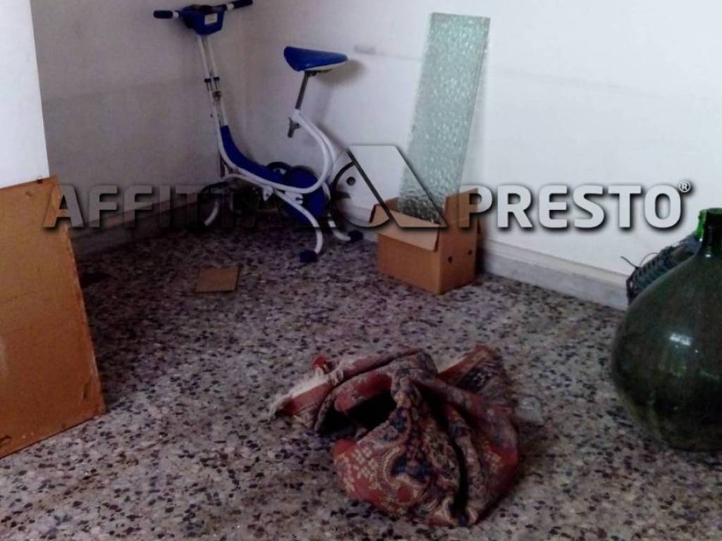 negozio in affitto a Forlì in zona Coriano