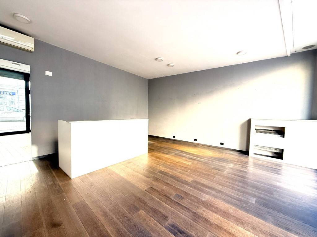 negozio in affitto a Forlì in zona Centro Storico