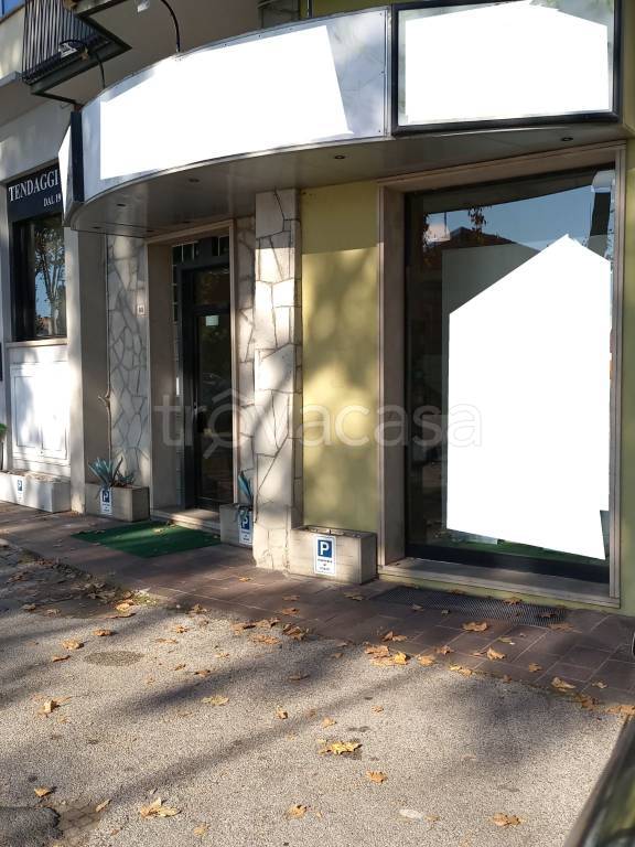 negozio in affitto a Forlì in zona San Benedetto