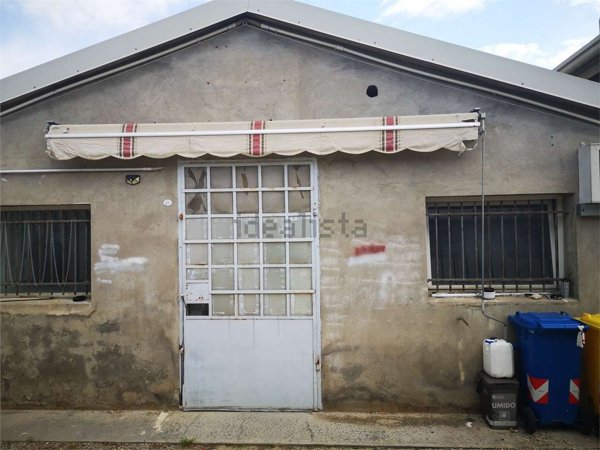 capannone in affitto a Forlì in zona Carpena