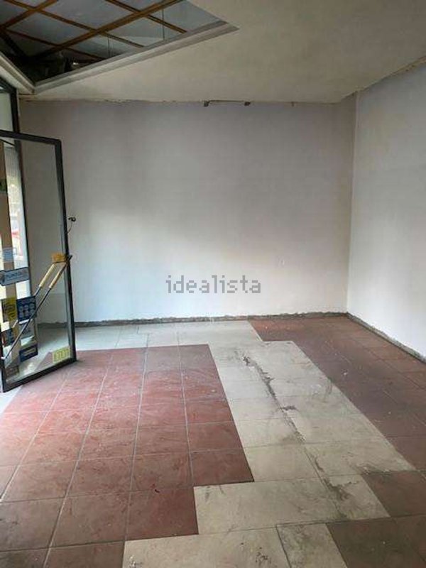 locale commerciale in affitto a Forlì